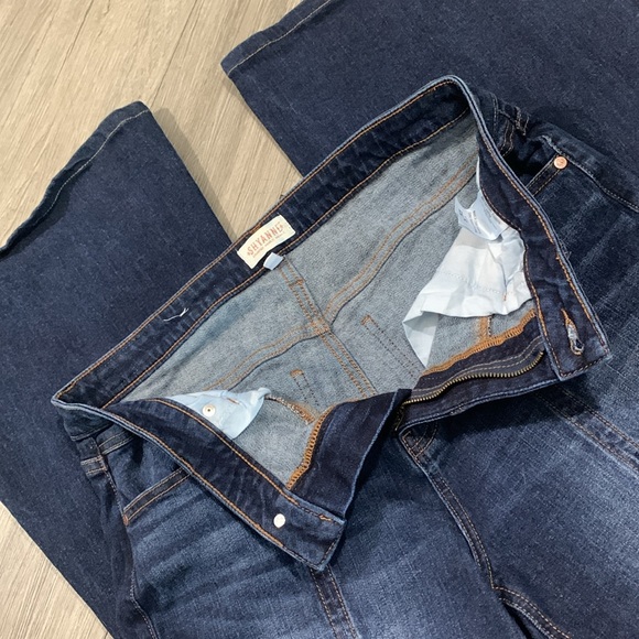 SHYANNE WOMEN'S DARK WASH MID RISE SLIT BOOT CUT JEANS size 32 - Picture 14 of 15